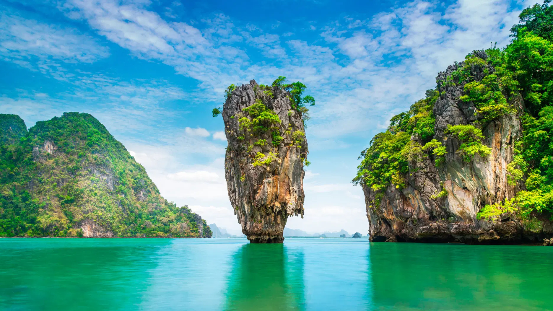 Travel Guides & Blogs Background